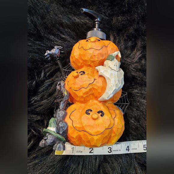 Pumpkin Soap or Lotion Dispenser & Hand Towel - Picture 14 of 15